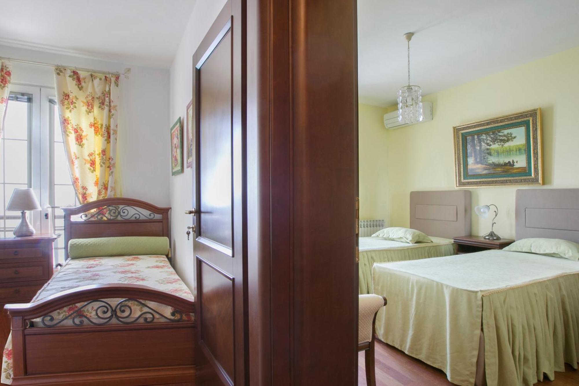 Royal Holiday Apartments סבטי סטפן מראה חיצוני תמונה