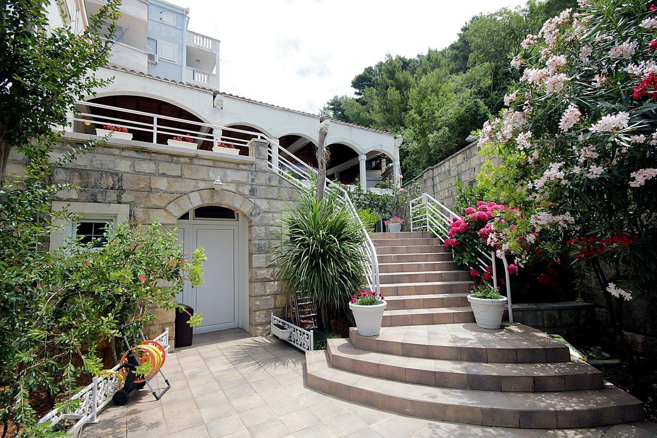 Royal Holiday Apartments סבטי סטפן מראה חיצוני תמונה