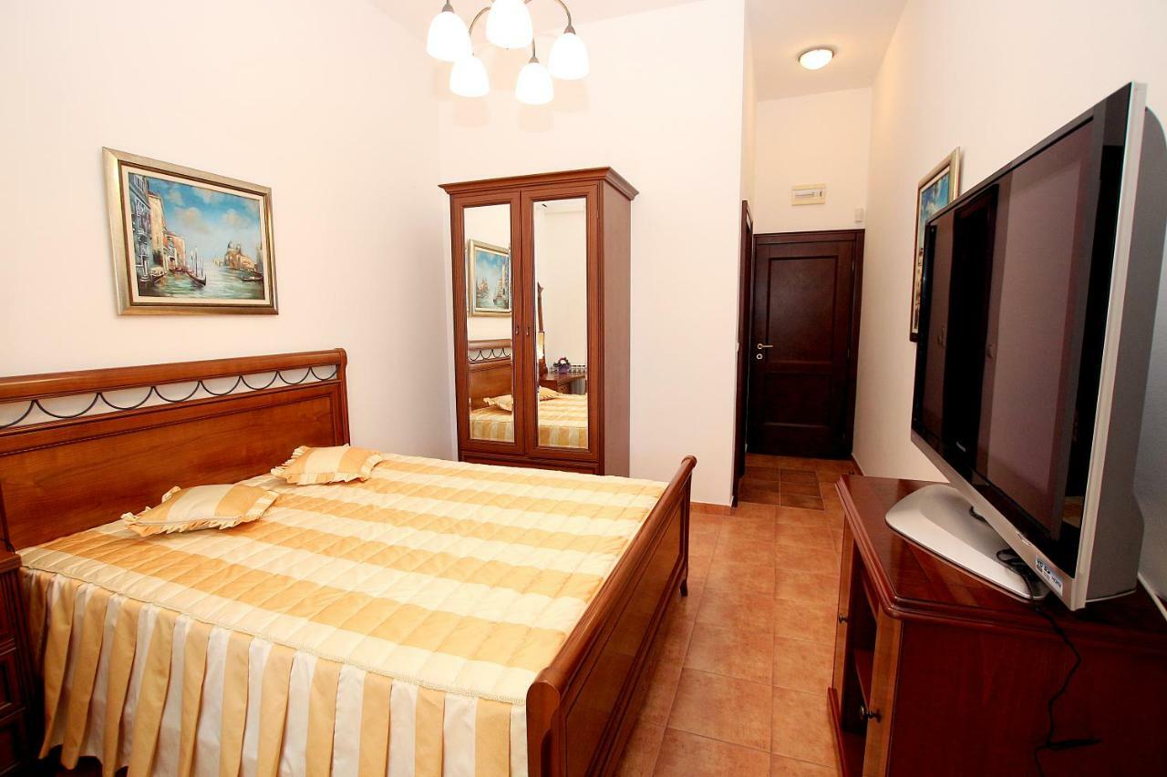 Royal Holiday Apartments סבטי סטפן מראה חיצוני תמונה